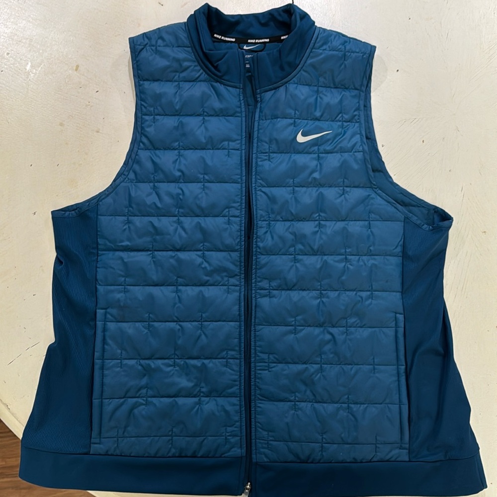 Nike ThermaFit vest (running)